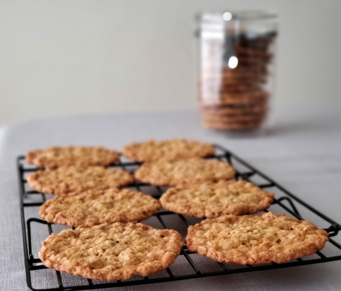 Cookies oatmeal raisin crispy crunchy recipe cookie thebellevieblog recipes fabtastic saved