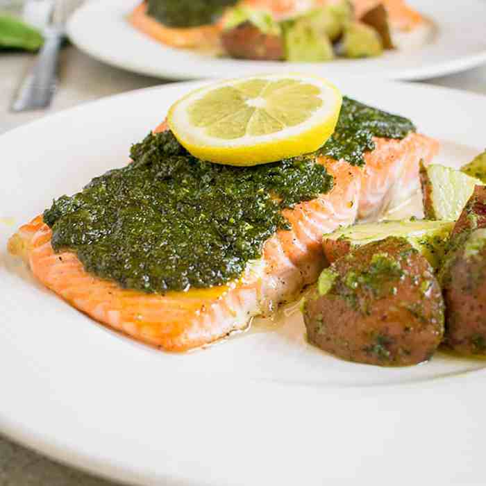 Grilled salmon with creamy pesto sauce