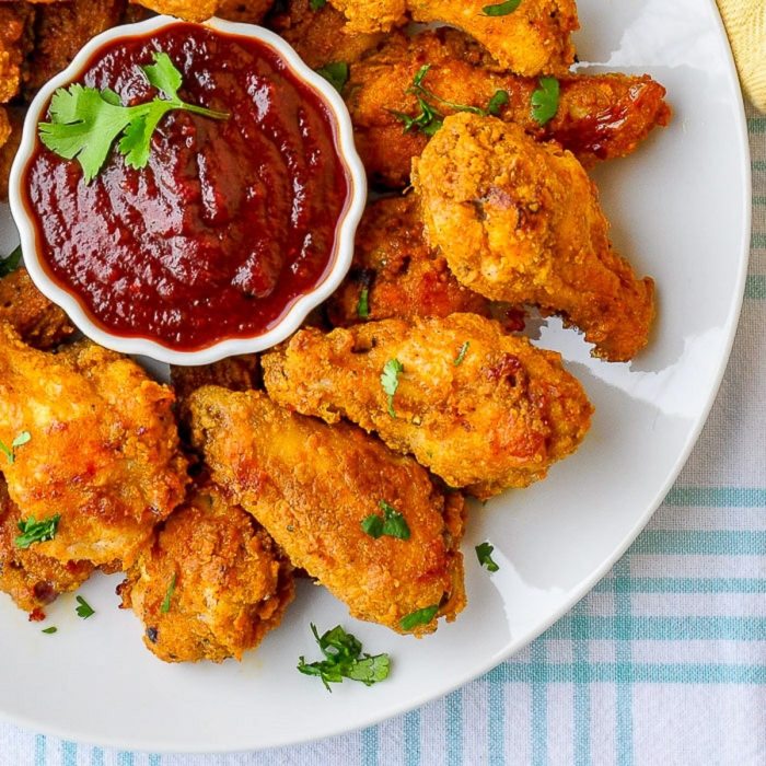 Crisp fried chicken wings