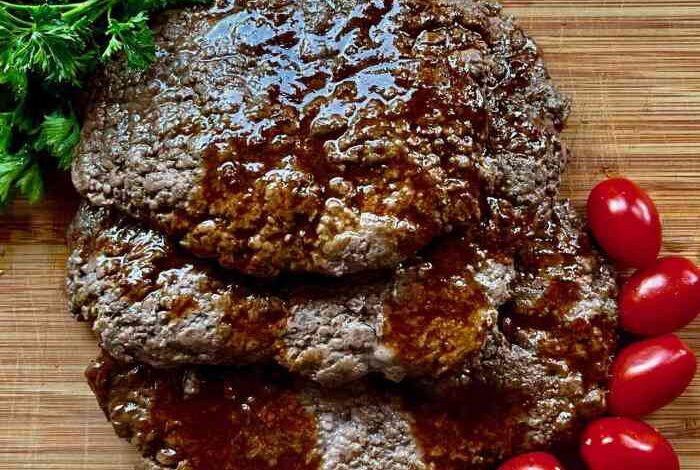 Pan fried cube steaks with simple pan sauce