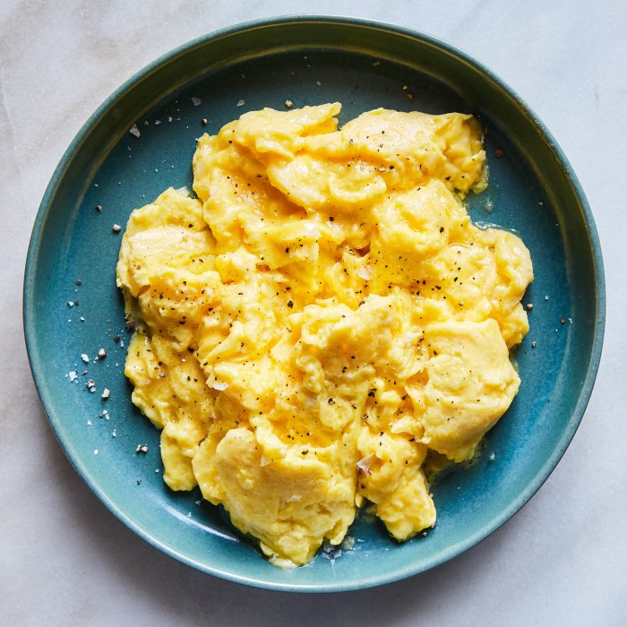 Scrambled egg brunch bread