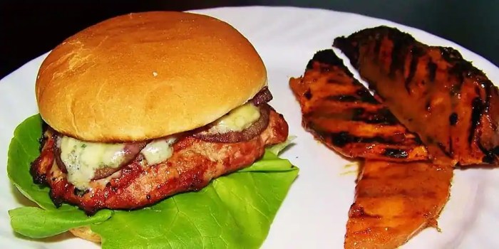 Mushroom blue cheese turkey burgers