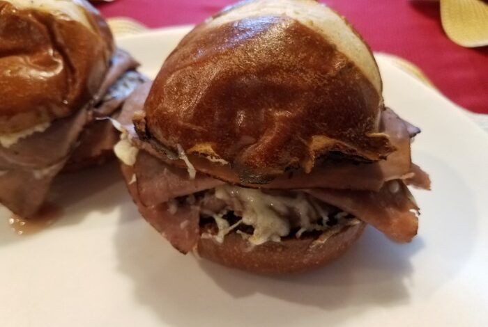 Spicy roast beef sliders