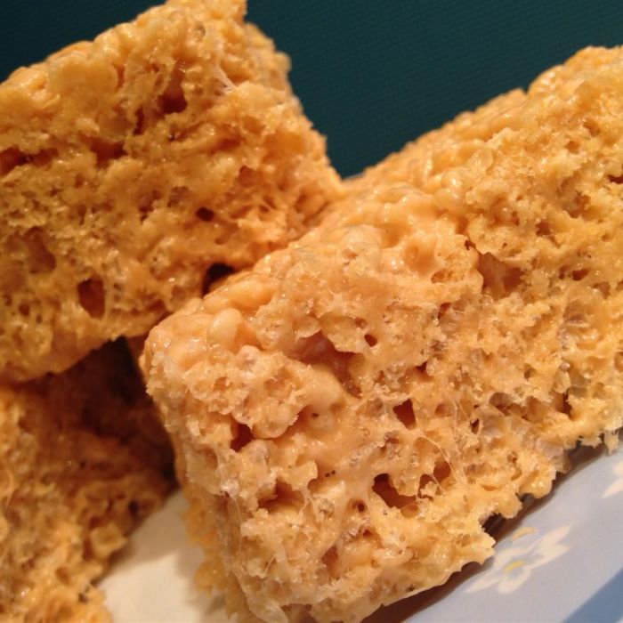 Caramel crispy rice treats