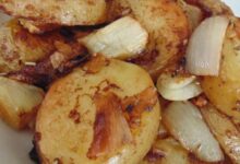 Roasted potatoes and onions easy and delicious