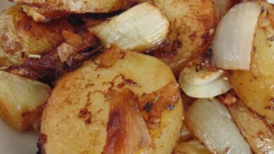 Roasted potatoes and onions easy and delicious