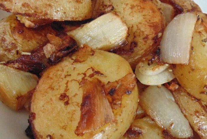 Roasted potatoes and onions easy and delicious