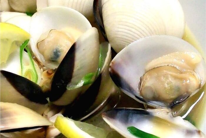 Steamed clams in butter and sake