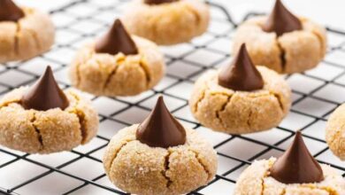 Worlds easiest peanut butter blossoms