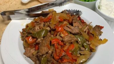 Slow cooker steak fajitas