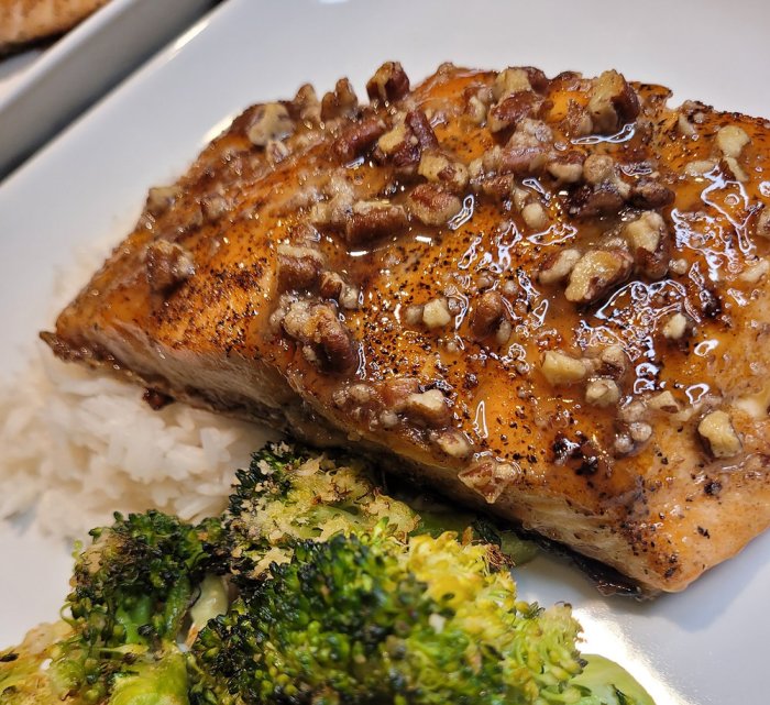 Paleo pecan maple salmon