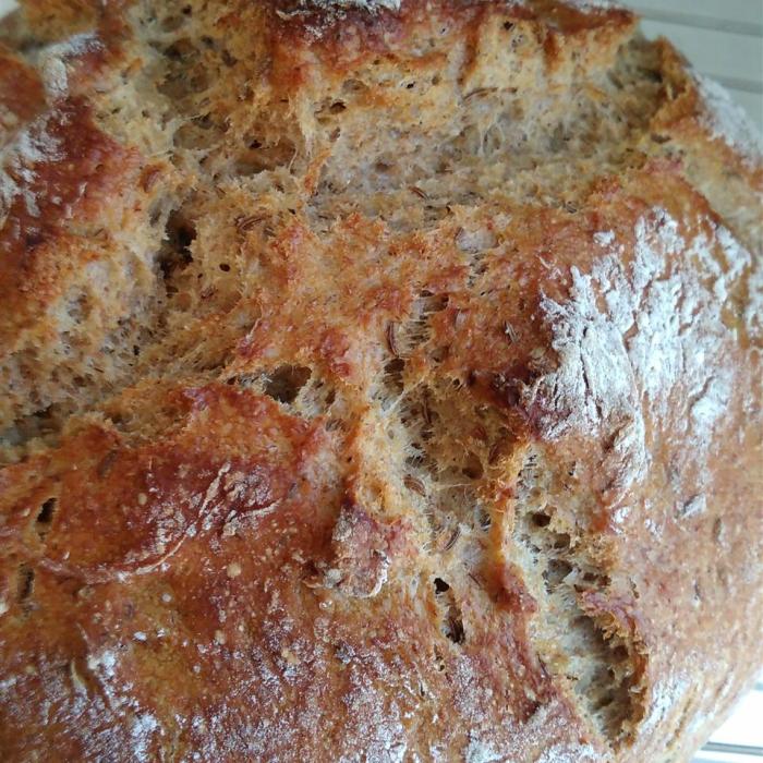 Dutch oven caraway rye bread