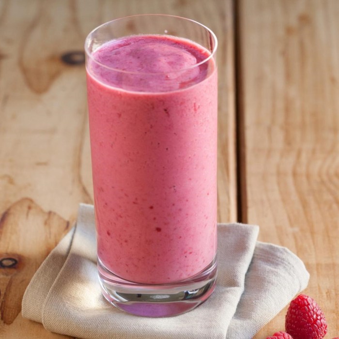 Fruit and yogurt smoothie