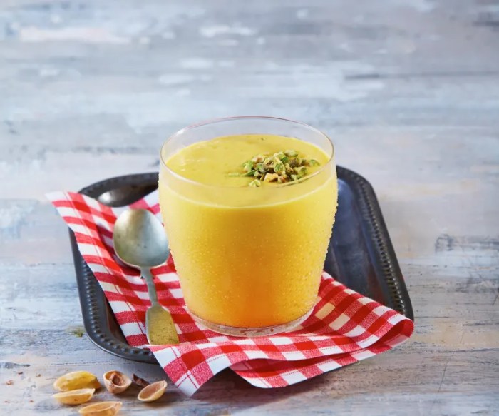 Restaurant style mango lassi