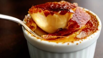 Simple creme brulee dessert