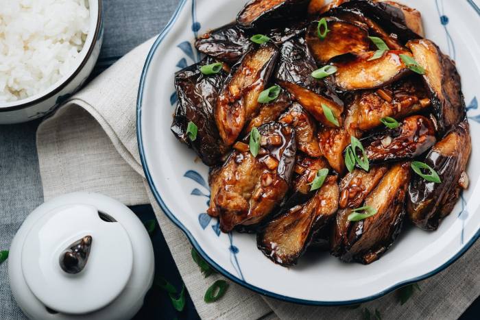 Eggplant with garlic sauce