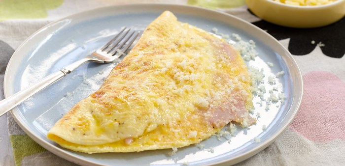 Ham and cheese omelette