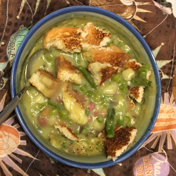 Cream of asparagus and mushroom soup