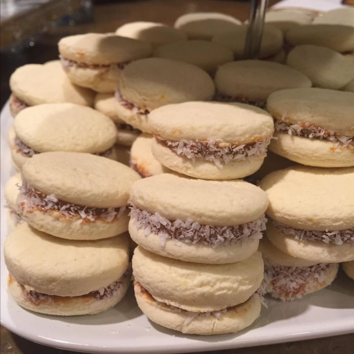 Gluten free sandwich cookies with dulce de leche alfajores