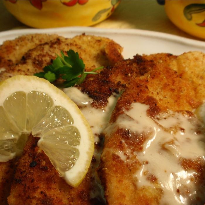 Veal scaloppini with lemon cream sauce