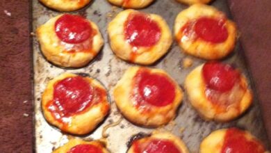 Easy pepperoni pizza muffins