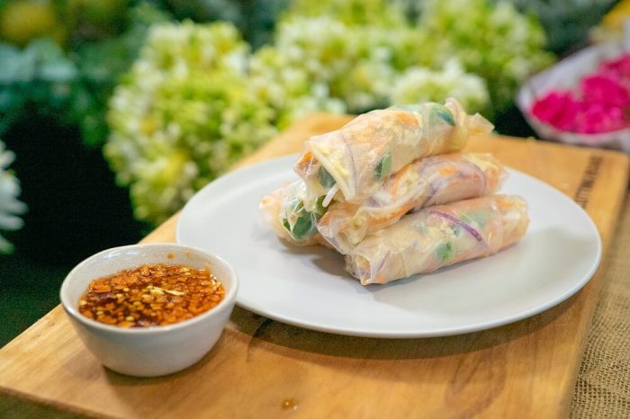 Baked chicken and vegetable rice paper rolls