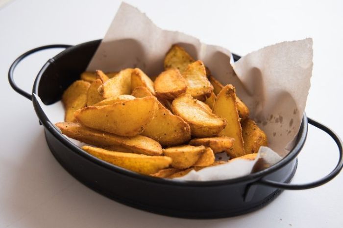 Air fryer potato wedges