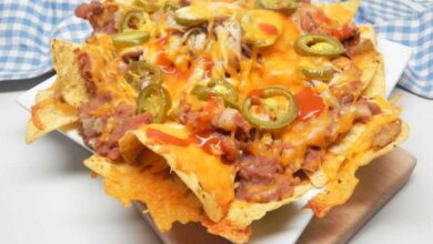 Chicken nachos with refried beans