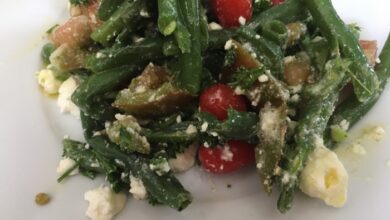 Greek green bean salad with feta and tomatoes