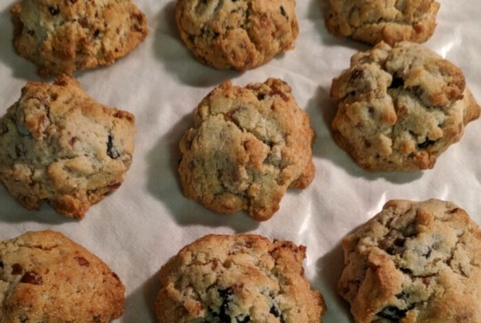 Paleo almond date cookies