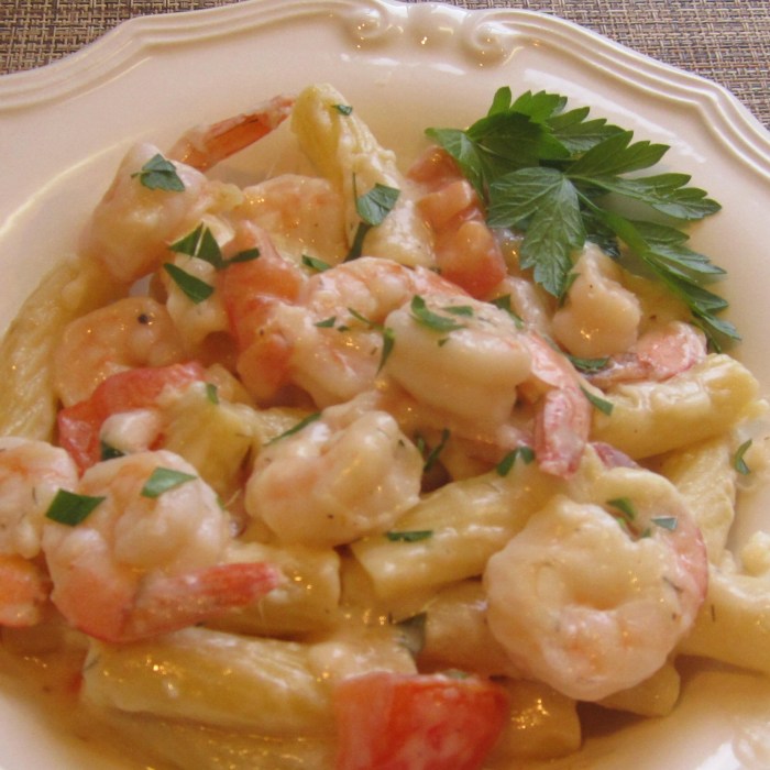 Garlic shrimp pasta bake