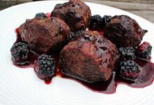 Venison with blackberry wine sauce