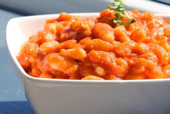 Tuscan white beans in tomato sauce