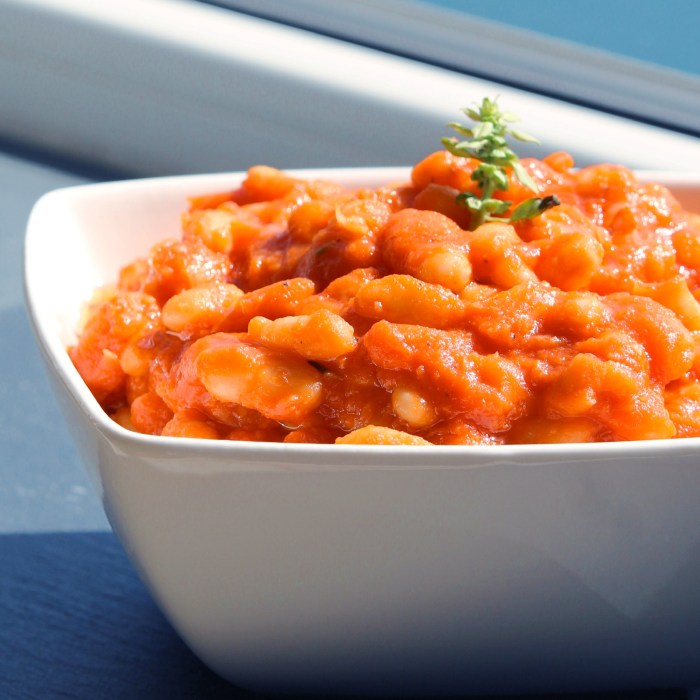 Tuscan white beans in tomato sauce