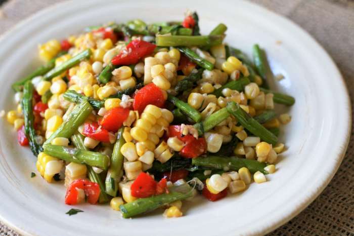 Summer corn salad with asparagus