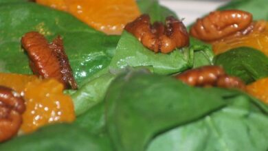 Spicy mandarin spinach salad