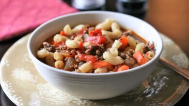 Hamburger soup with macaroni