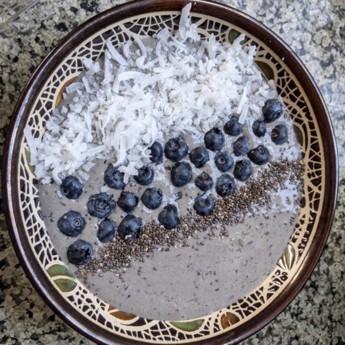 Overnight oats blueberry smoothie bowl