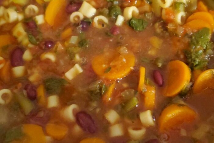 Slow cooker vegetarian minestrone