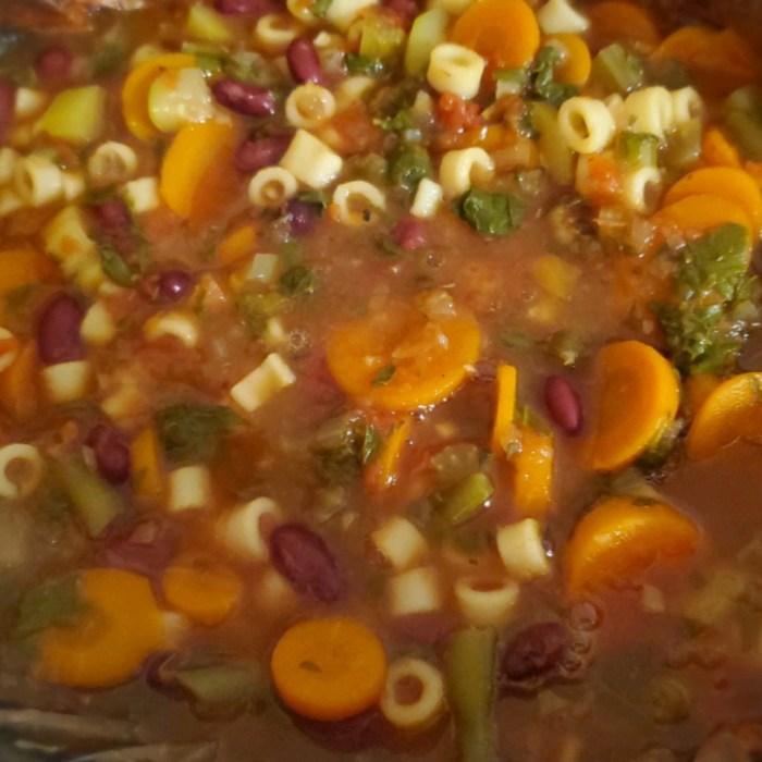 Slow cooker vegetarian minestrone