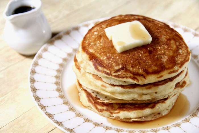 Fluffy maple buttermilk pancakes