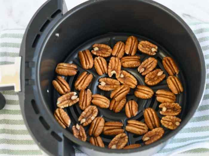 Air fryer sugared pecans