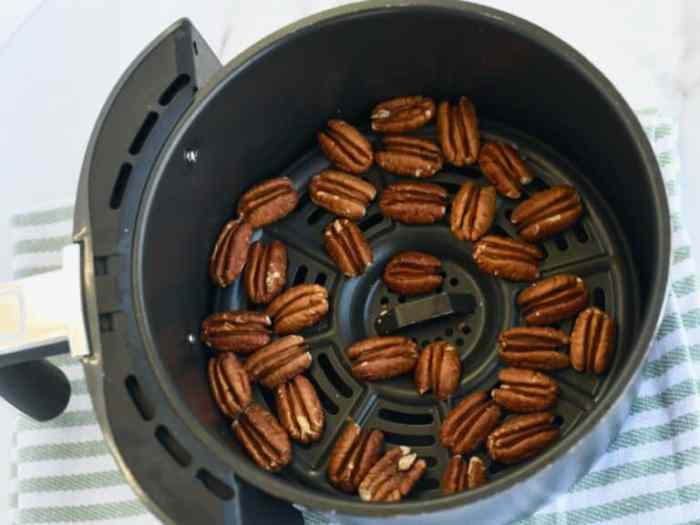 Air fryer sugared pecans