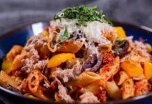 Easy pasta with tuna and tomato sauce