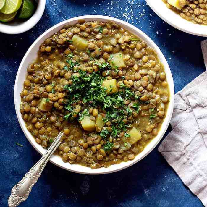 Ash e reshteh persian legume soup