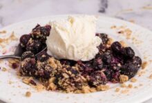 Air fryer blueberry crisp