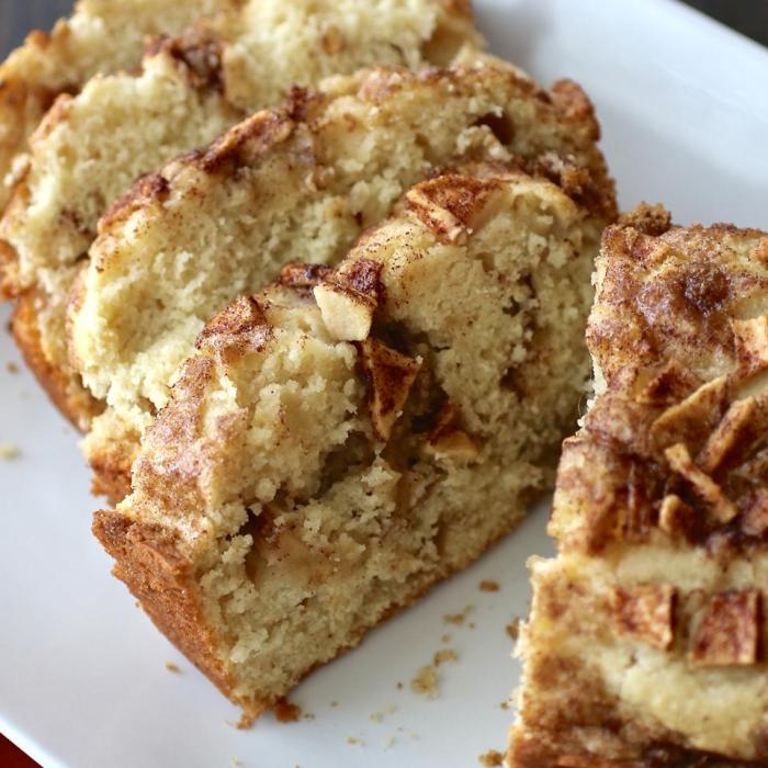 Apple cinnamon white cake