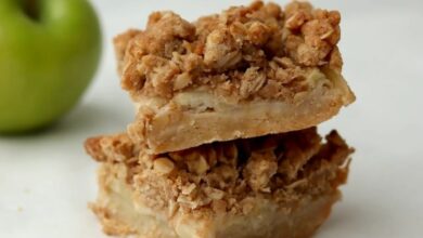 Apple crisp in a mug