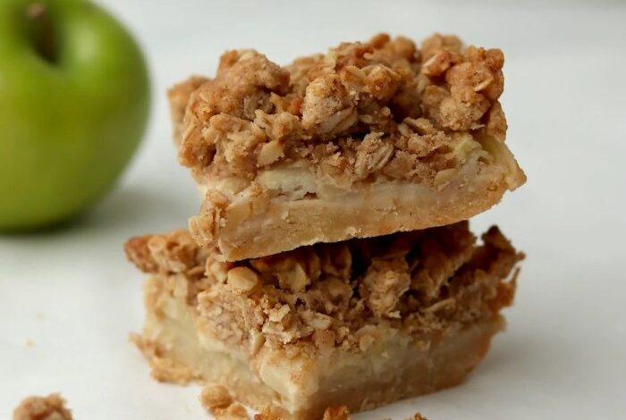 Apple crisp in a mug