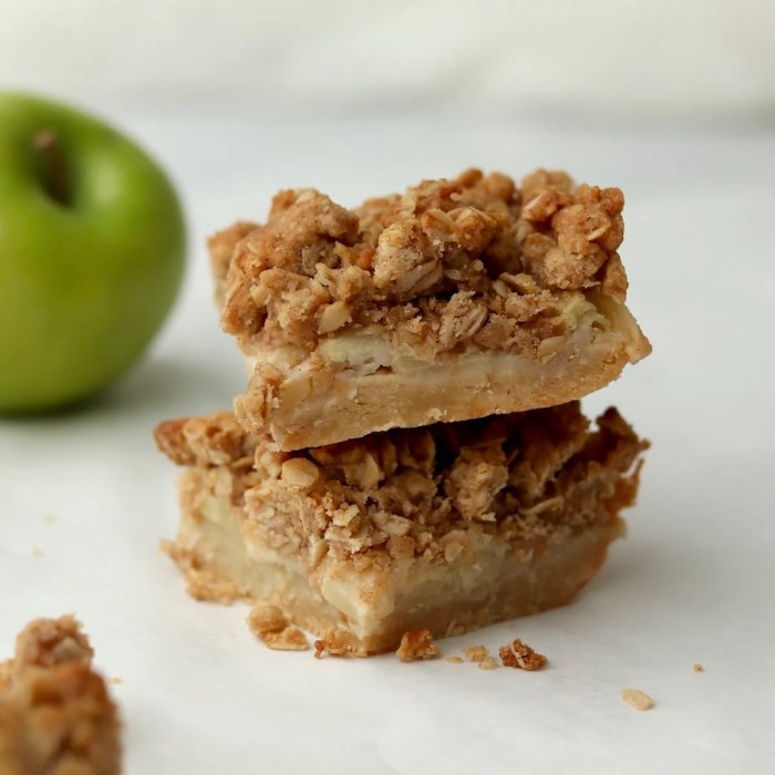 Apple crisp in a mug